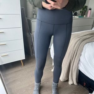 ALO yoga leggings, size XS, gray.